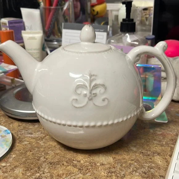 Anthropologie Fleur De Lys Teapot - Picture 2 of 7
